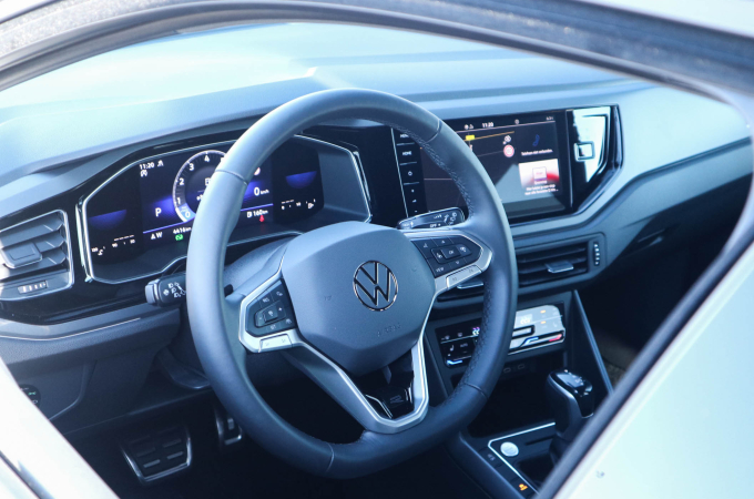 volkswagen taigo r line interieur